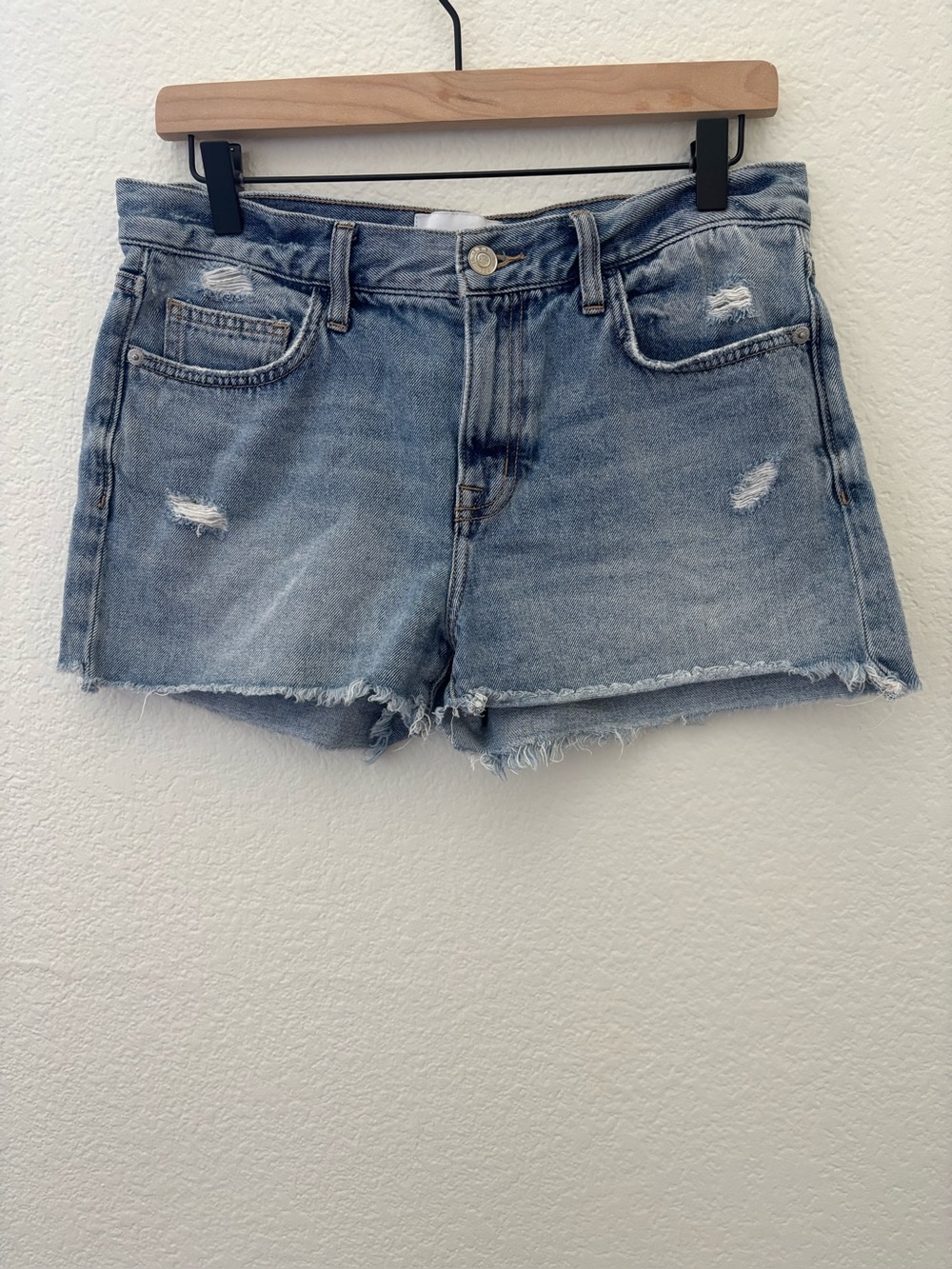Current Elliot The boyfriend short distressed the 2 year size 28